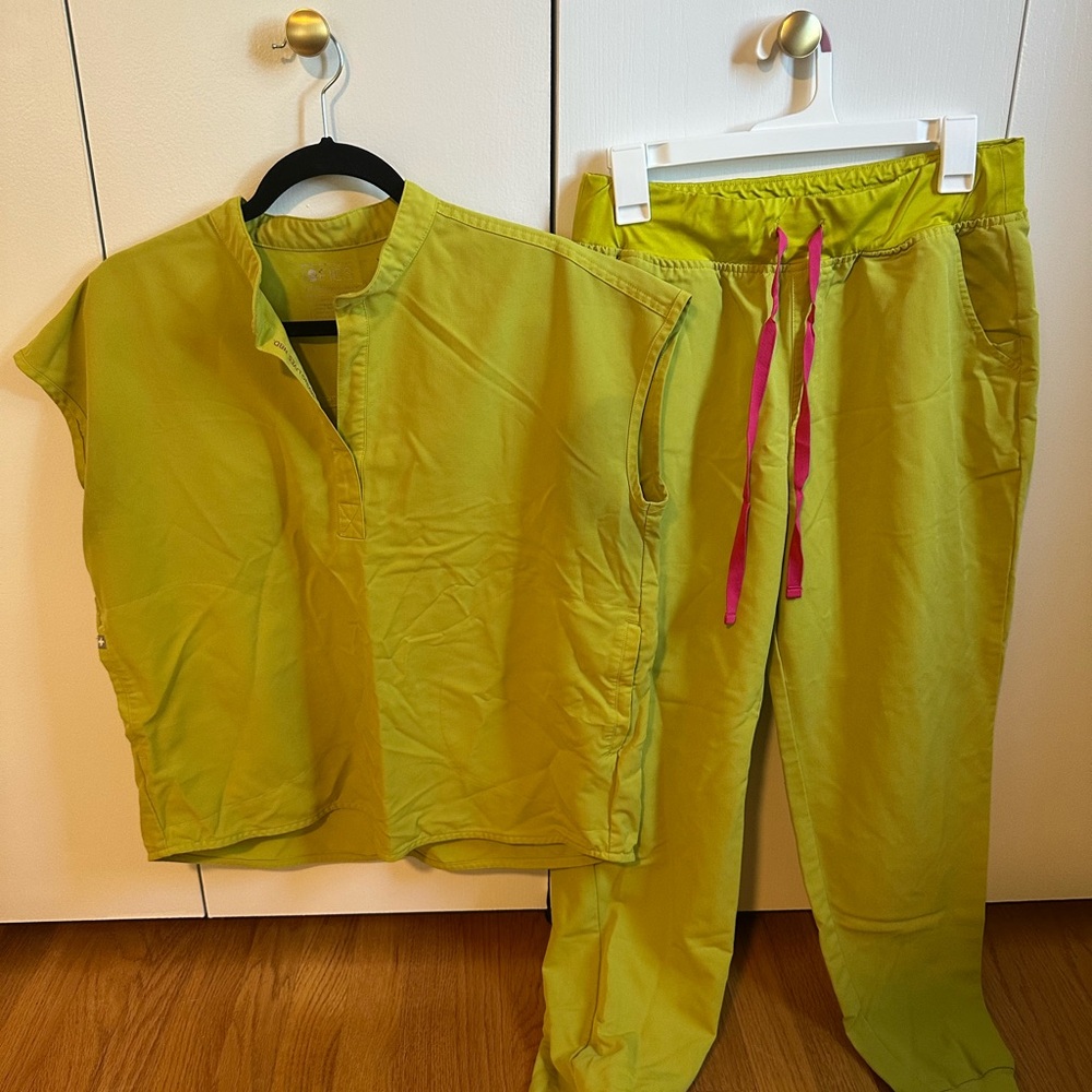 Figs Limeade Scrub Set